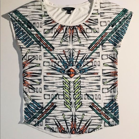 ROCK & REPUBLIC Tee Cap Sleeves Scooped Hem Size XS - Picture 1 of 6